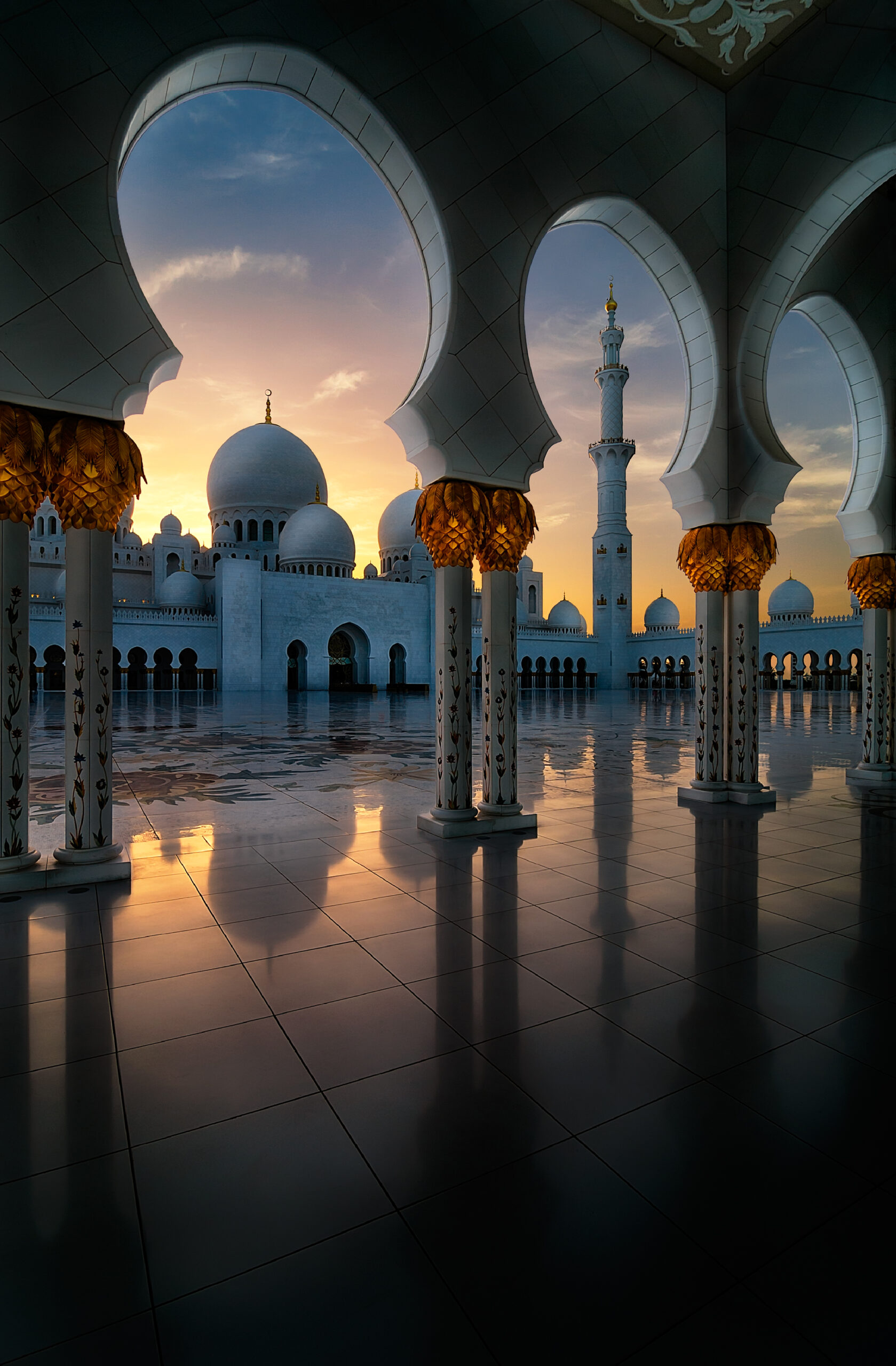 Amazing sunset view at Mosque, Abu Dhabi, United Arab Emirates